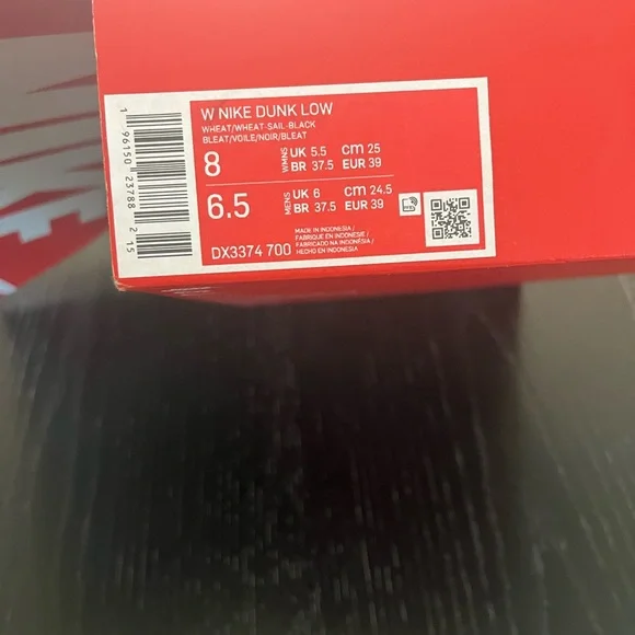 NWT Nike Dunk Low size 8 - Picture 2 of 2